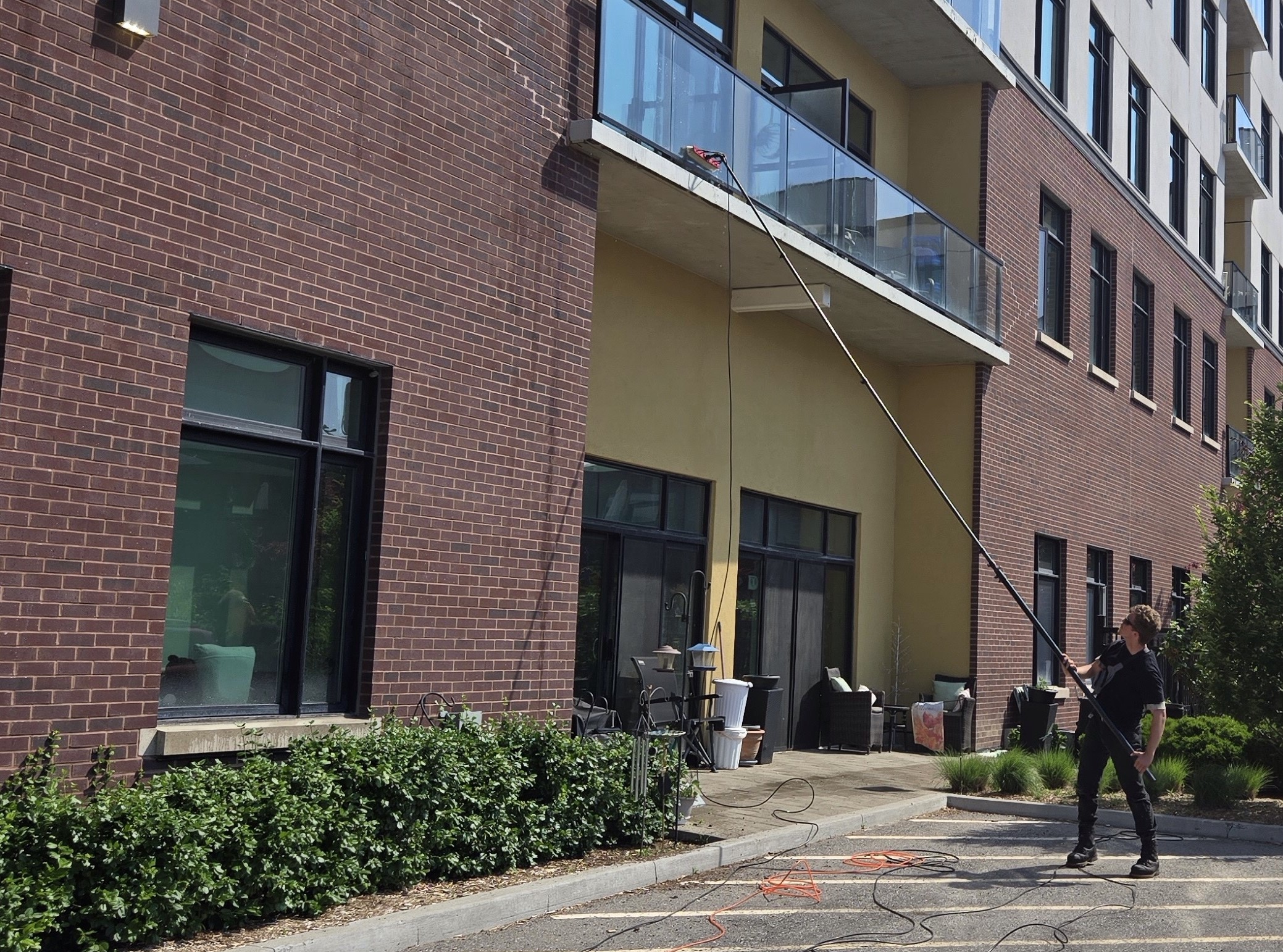 Water-fed pole window cleaning at a retirement residence